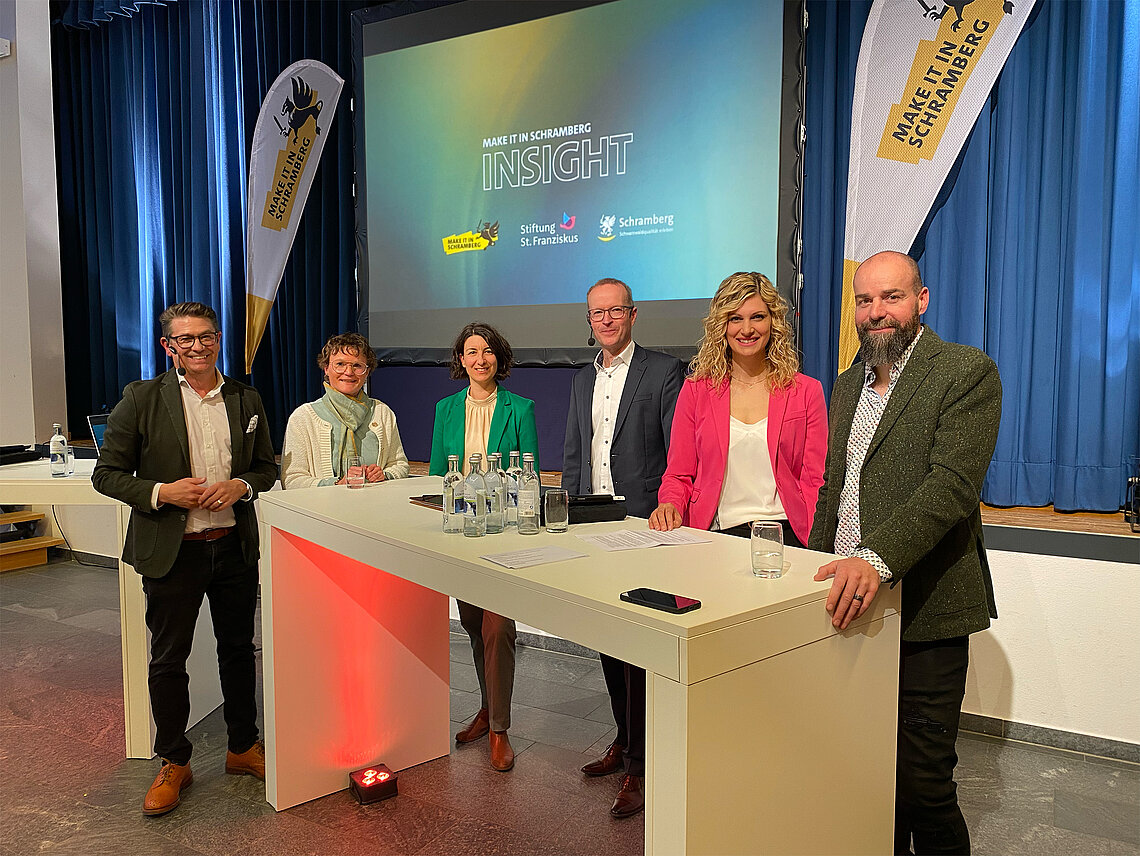 Rolf Benzmann, Miriam Kammerer, Dorothee Eisenlohr, Stefan Guhl, Julia Müller und Dominik Seger (von links) blicken auf einen gelungenen Abend zurück. Foto: Stadt